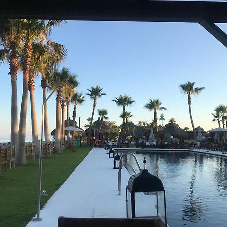 Apartamento con piscina ,playa con vistas panorámicas en la Marina de Sotogrande San Roque  Esterno foto