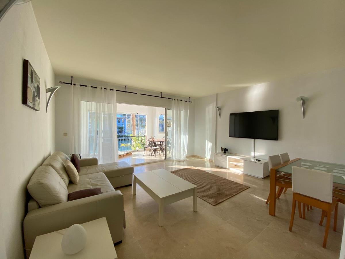 Apartamento con piscina ,playa con vistas panorámicas en la Marina de Sotogrande San Roque  Esterno foto