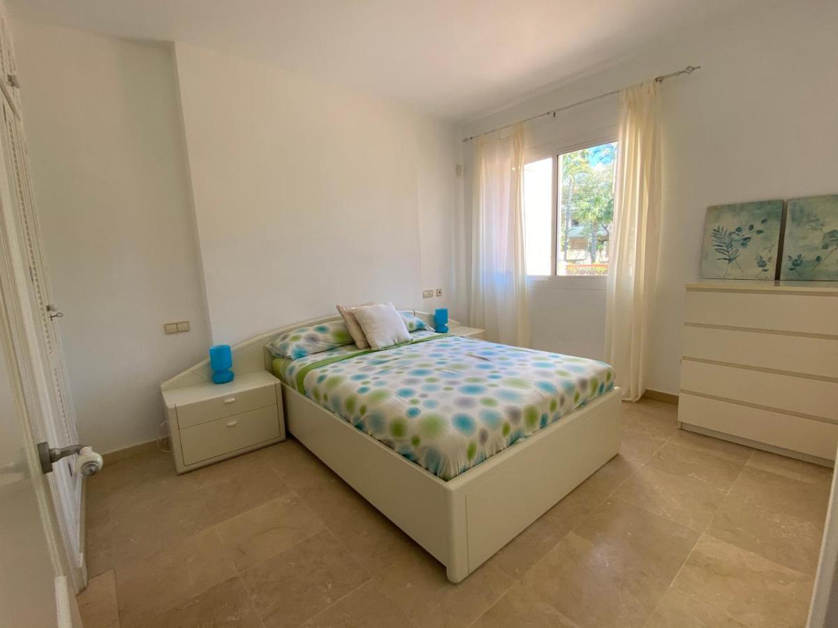 Apartamento con piscina ,playa con vistas panorámicas en la Marina de Sotogrande San Roque  Esterno foto