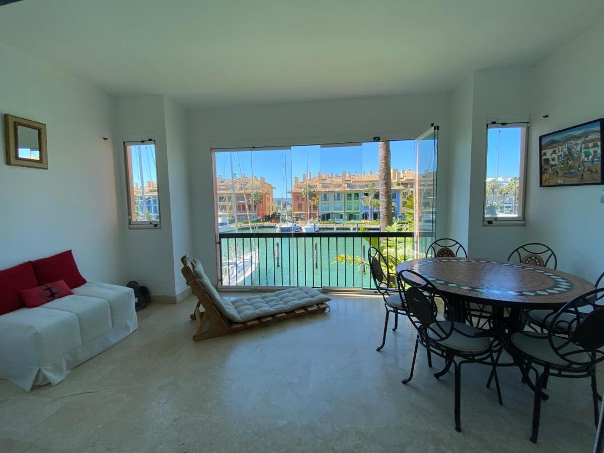 Apartamento con piscina ,playa con vistas panorámicas en la Marina de Sotogrande San Roque  Esterno foto